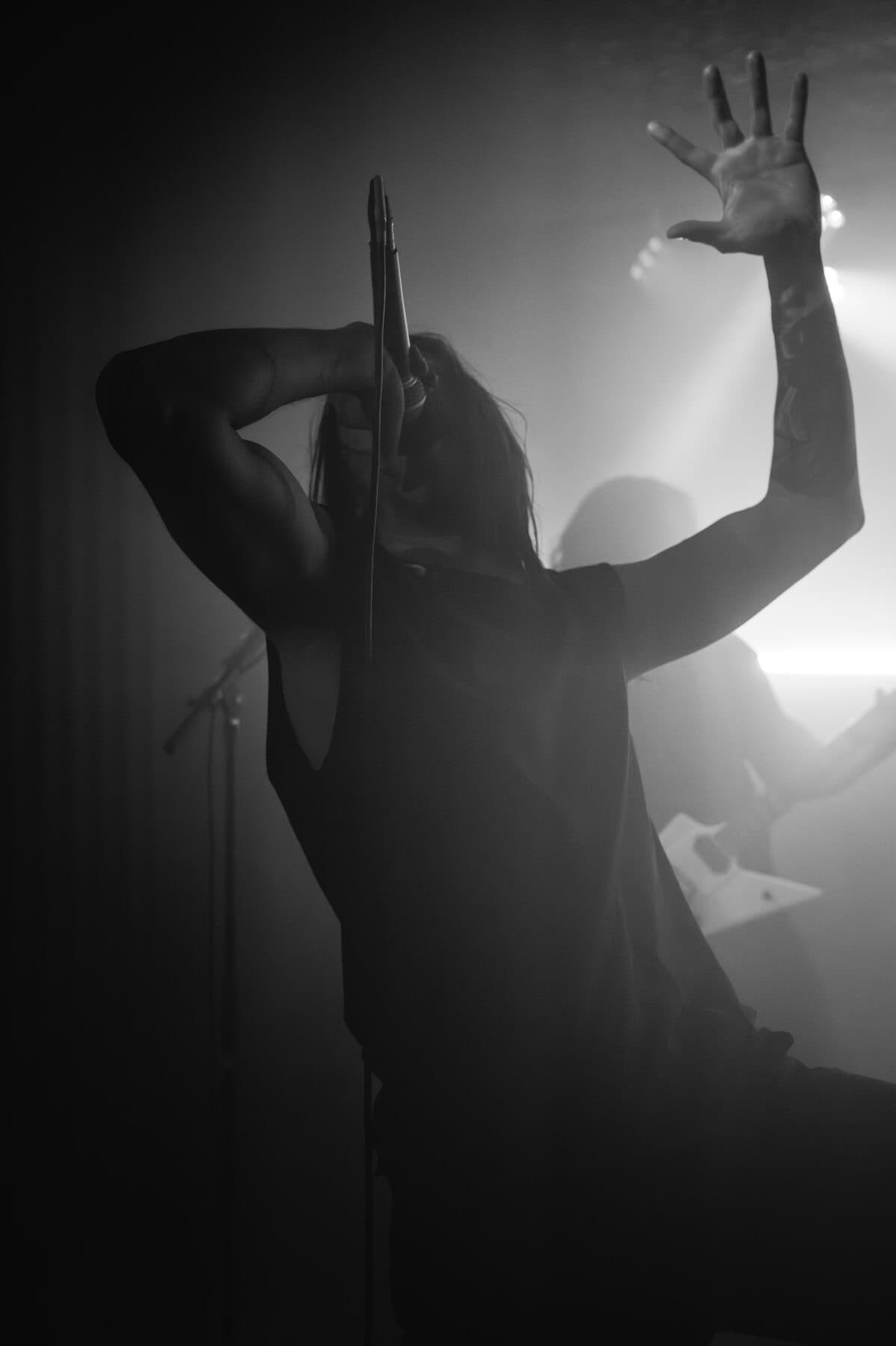 The Overthrone vocalist commanding the crowd